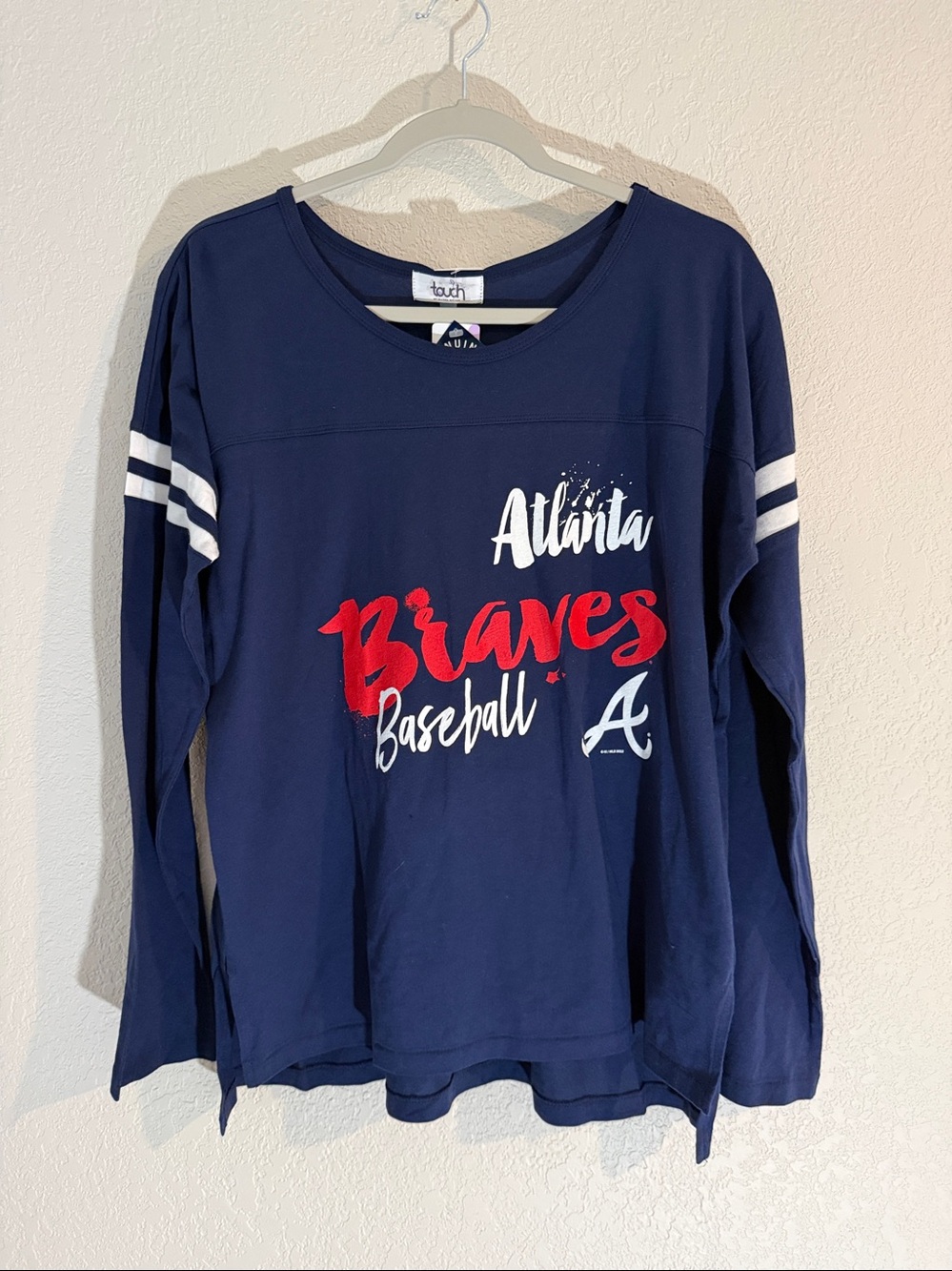 NWT Atlanta Braves athletic stripe shirt